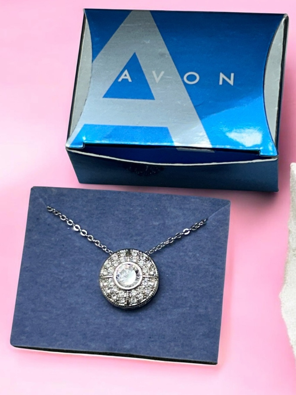 Vintage Avon 2004 New Old Stock Platinum Plated 100 Facet CZ Necklace